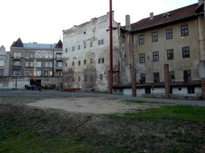 споруда тюрми на Лонцького
