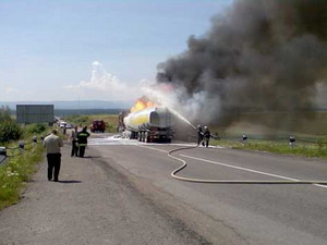на Львівщині згоріла вантажівка з нафтопродуктами